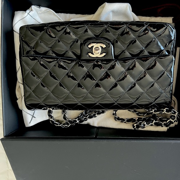 Chanel Classic Double Flap Quilted Patent - Picture 15 of 15